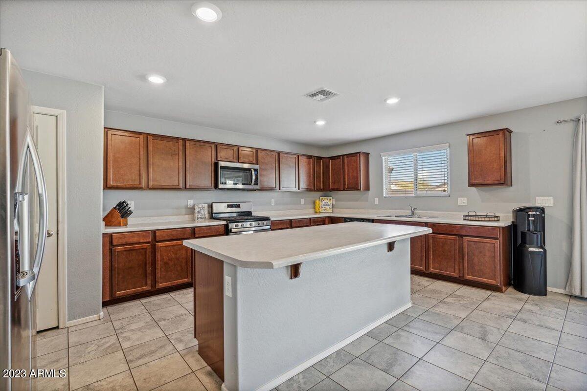 1062 W LOWELL Drive
