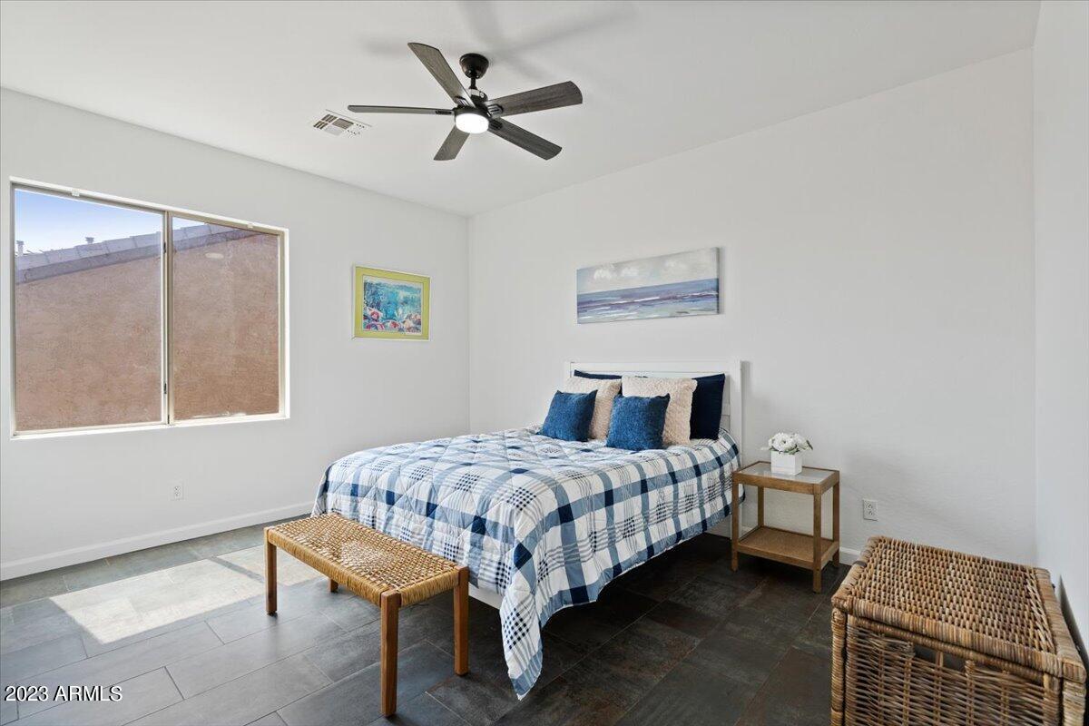 2122 W APACHE RAIN Road