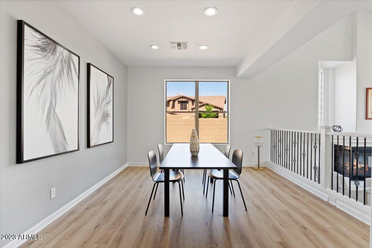 2122 W APACHE RAIN Road