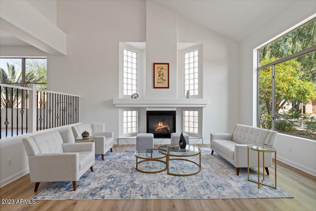 2122 W APACHE RAIN Road