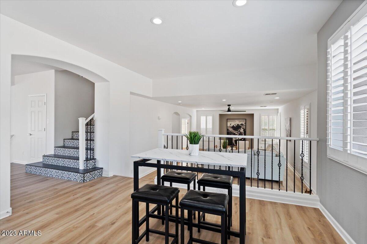 2122 W APACHE RAIN Road