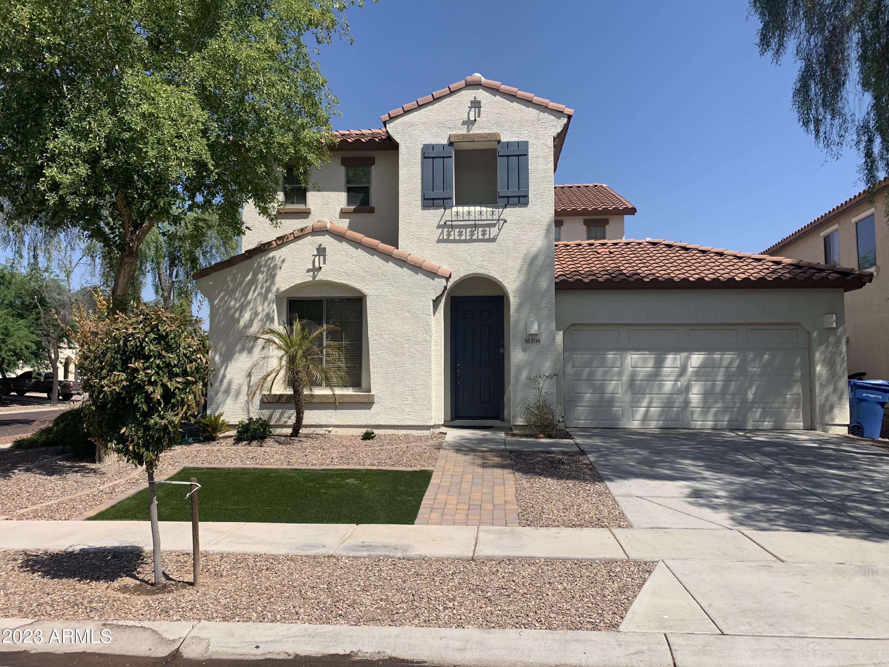 3744 E SEBASTIAN Lane
