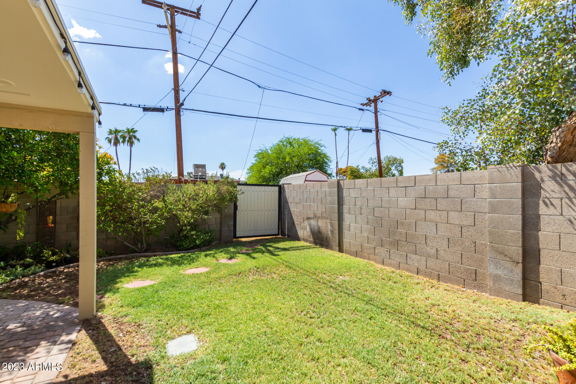 2440 N 19TH Drive