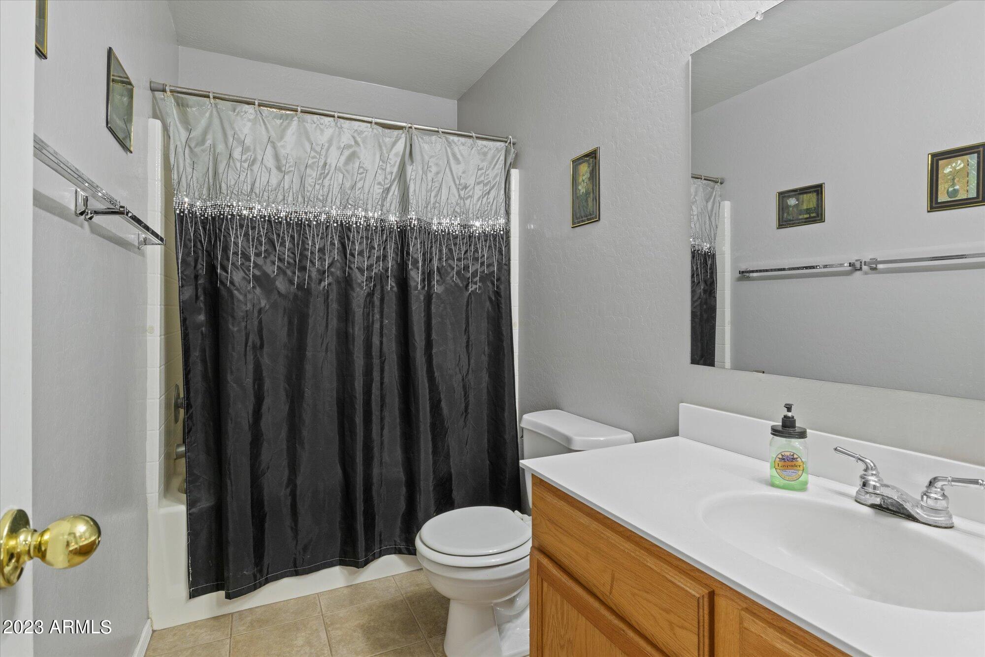 670 W 10TH Street
