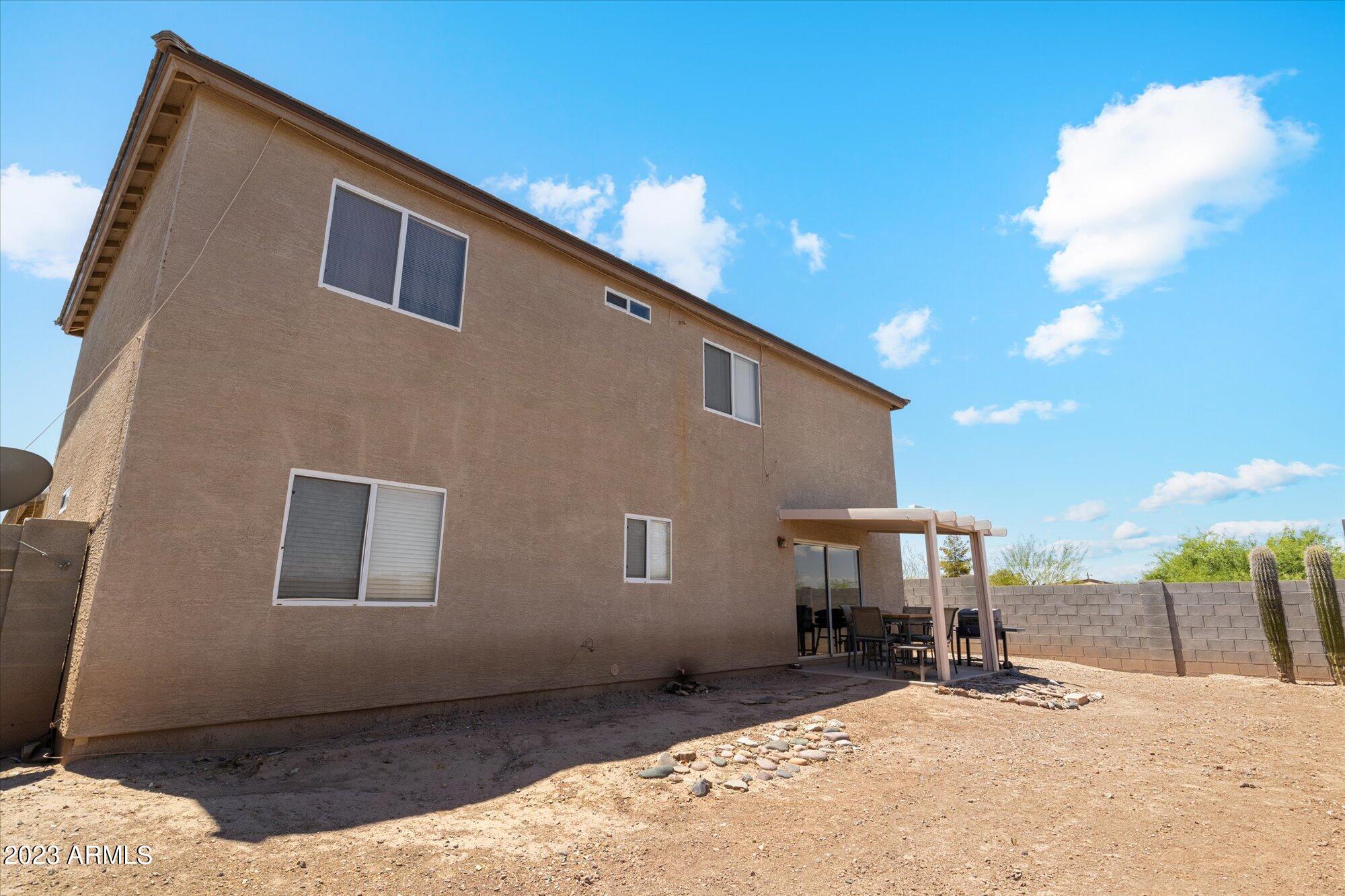 670 W 10TH Street