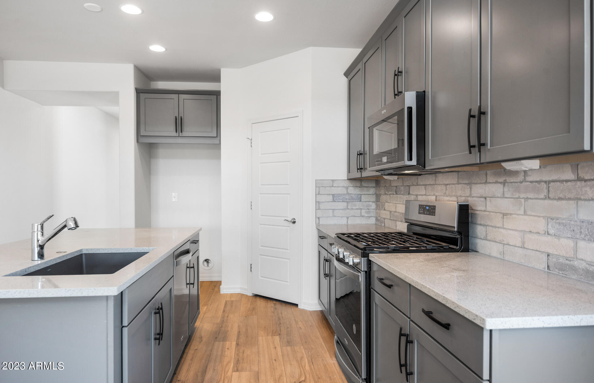 1511 W Sabel Court