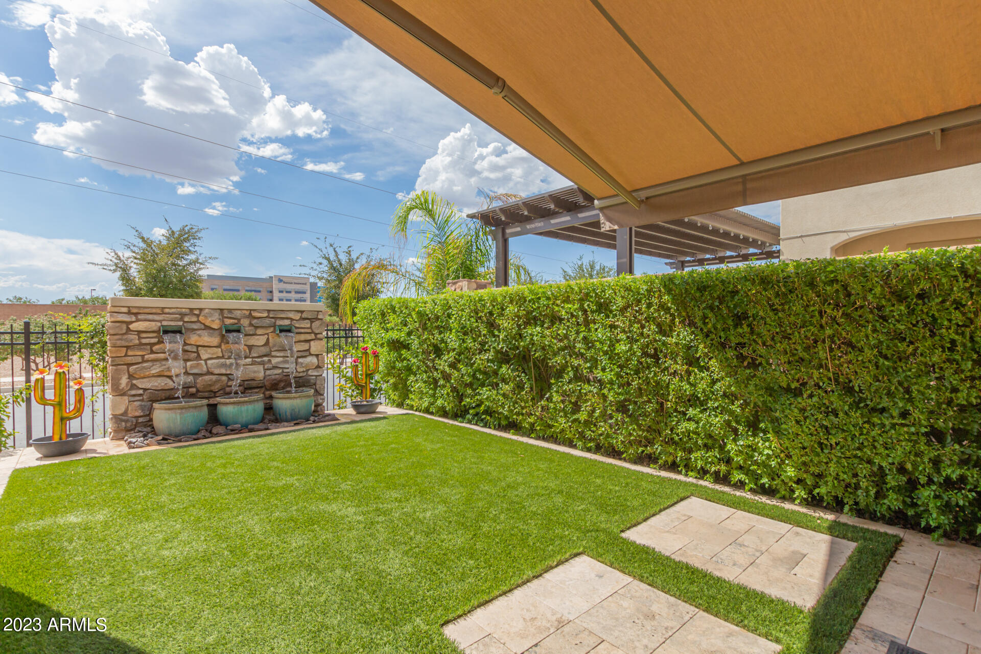 40 E CAMELLIA Way