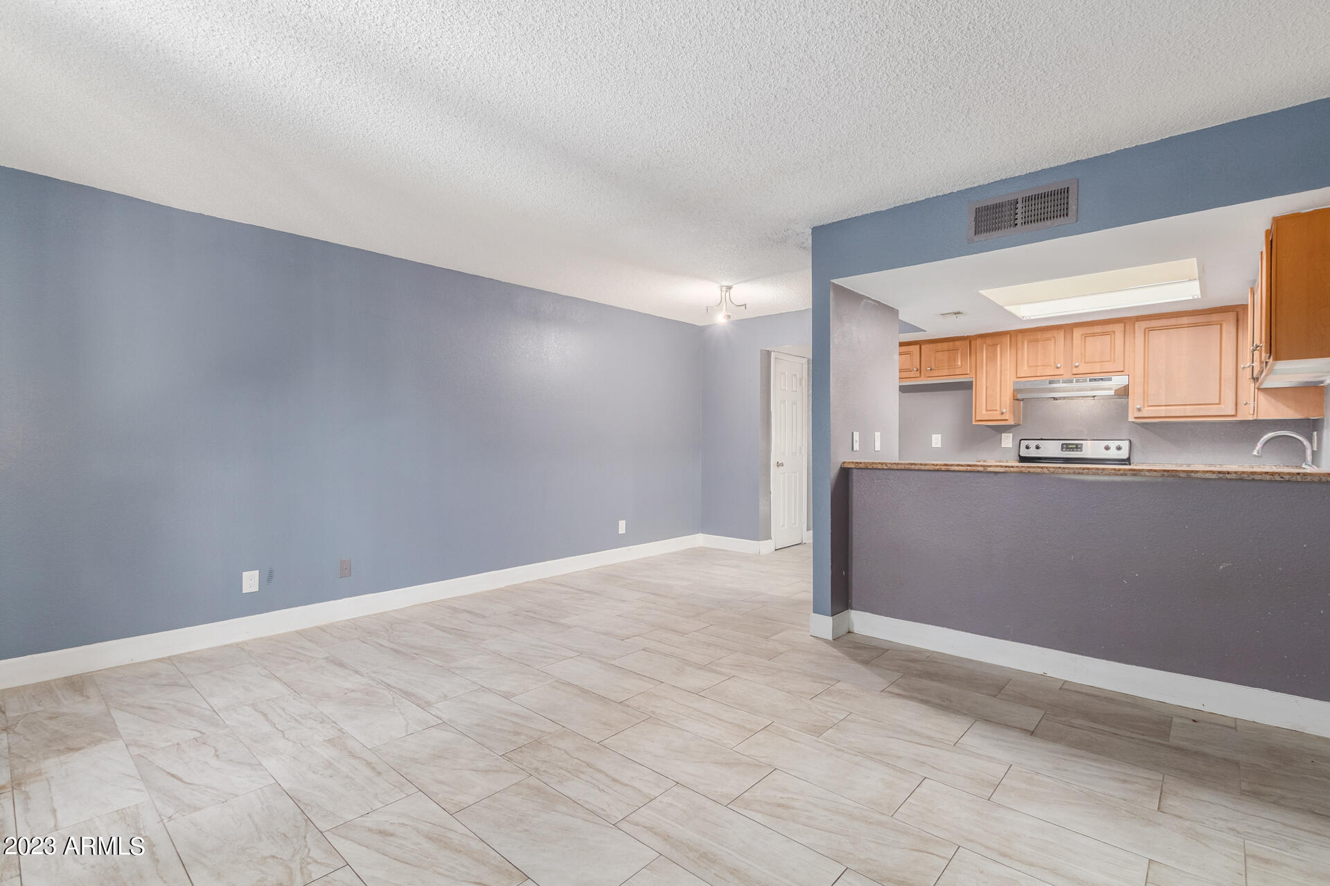 3810 N MARYVALE Parkway, 1018