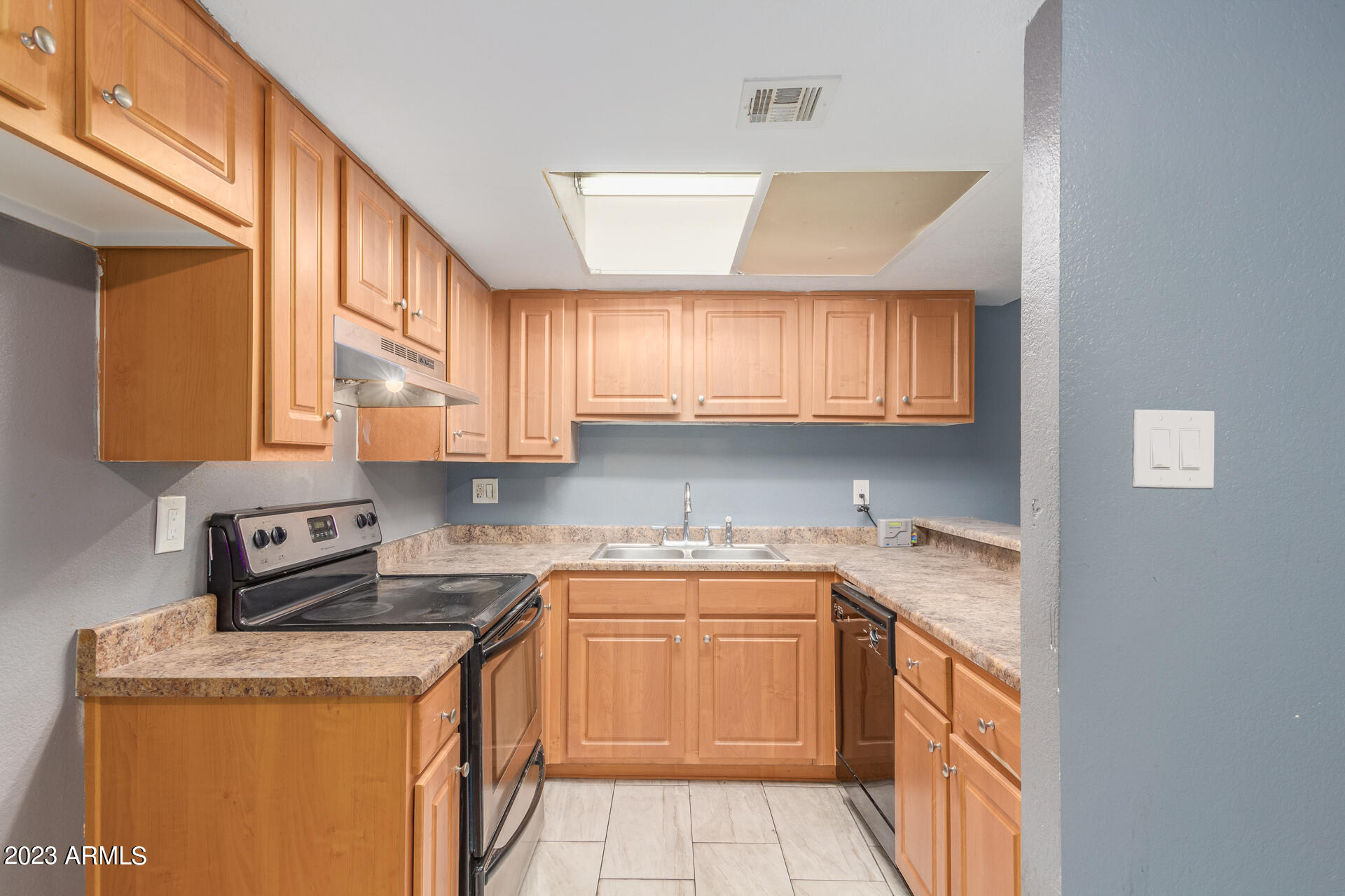3810 N MARYVALE Parkway, 1018