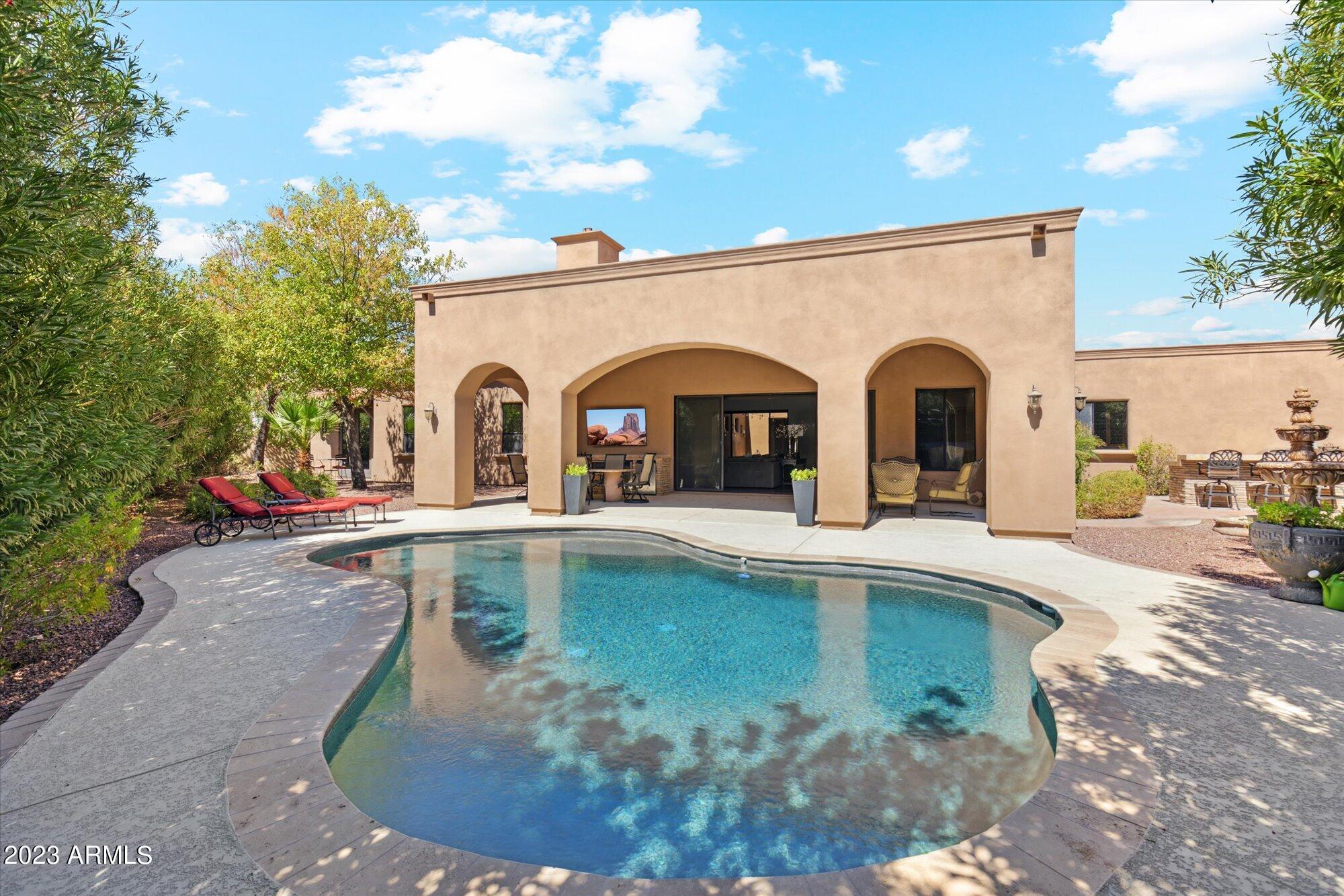 12768 N WINDROSE Drive