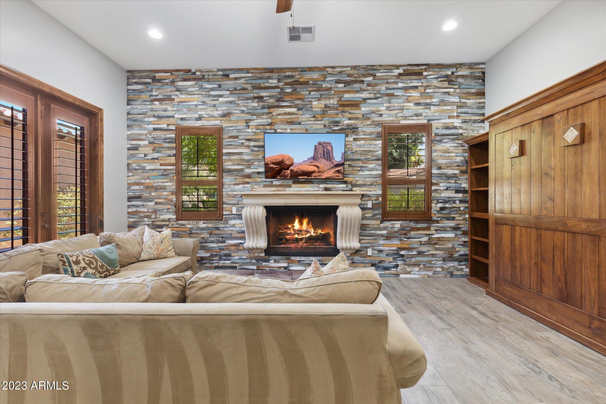 12768 N WINDROSE Drive