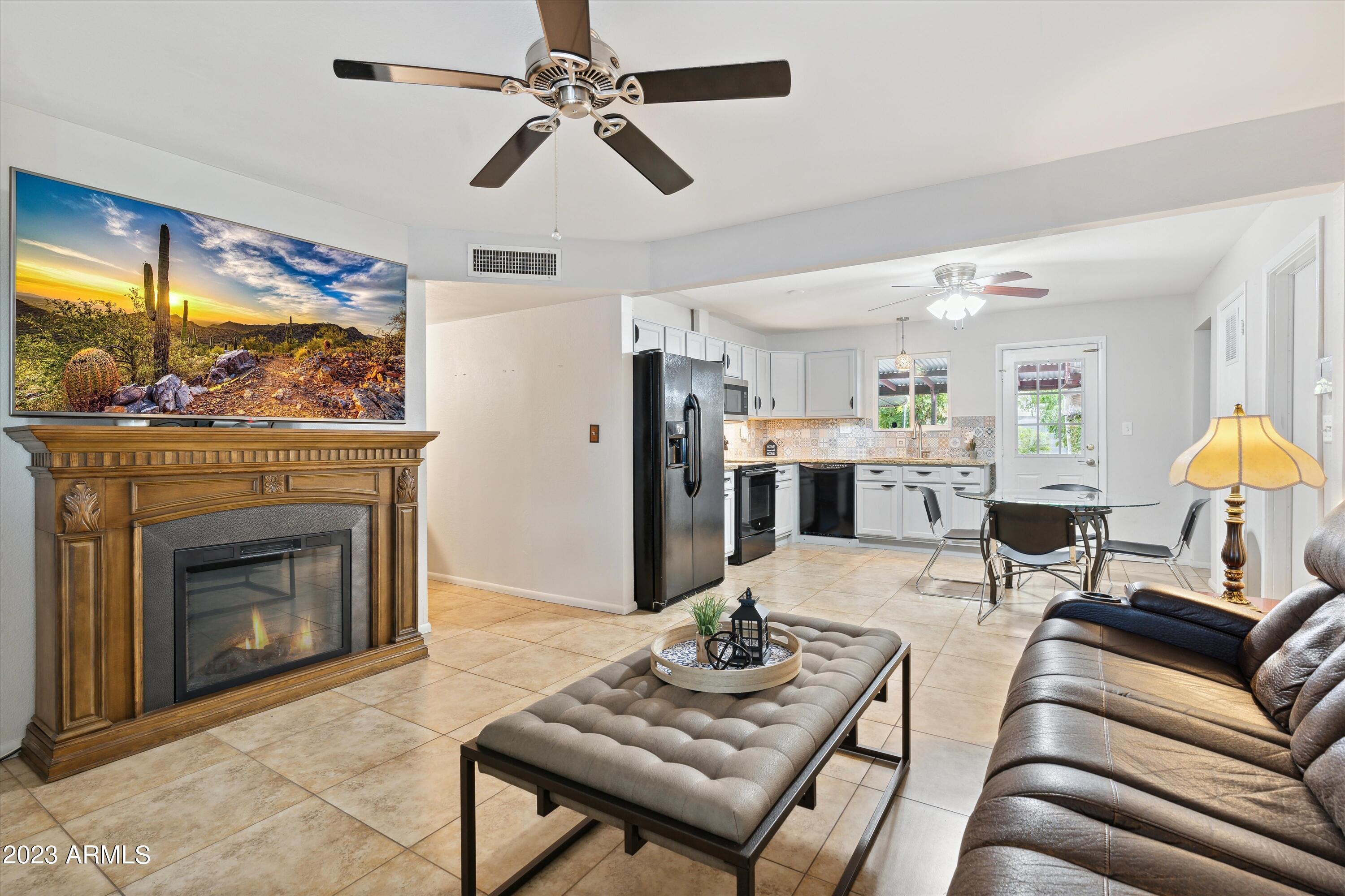 651 E CARLA VISTA Drive