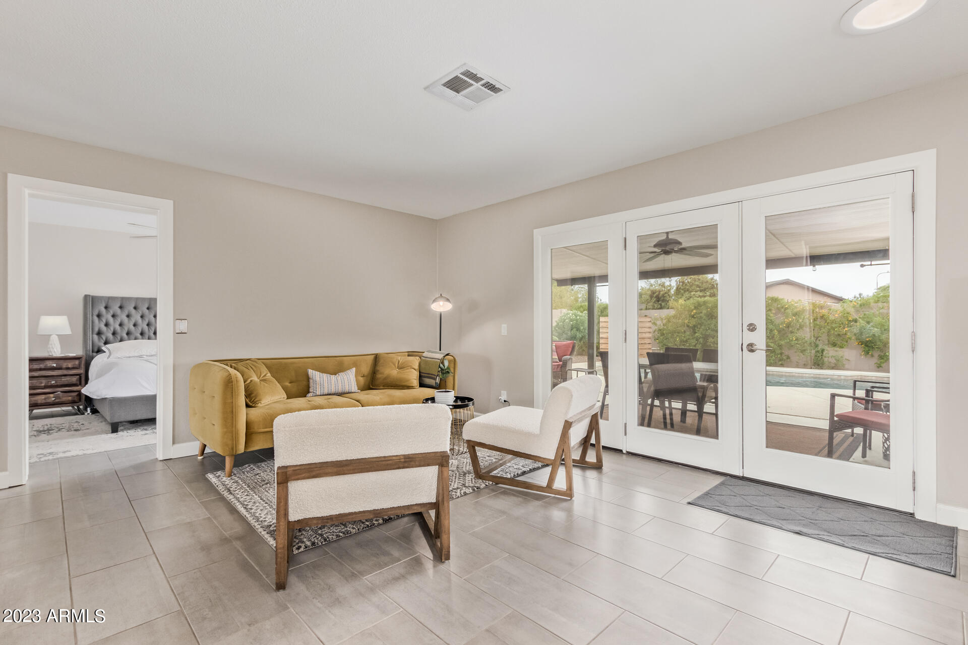 1407 E JULIE Drive