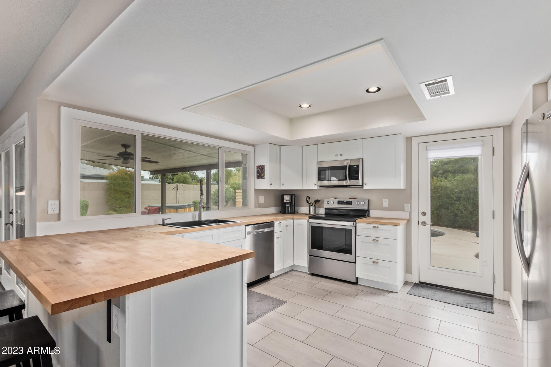 1407 E JULIE Drive