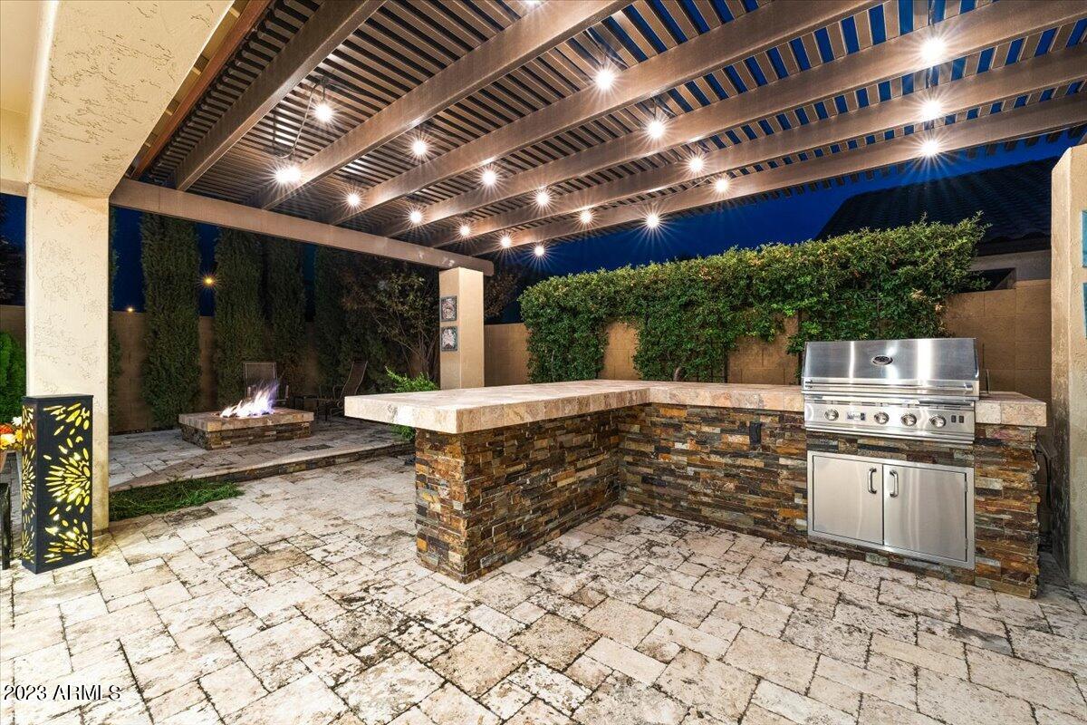 4259 S Hassett