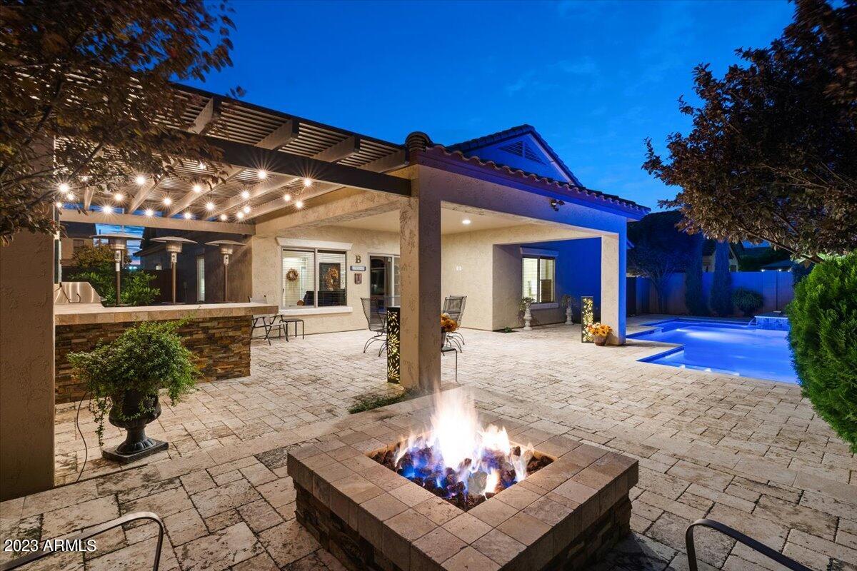 4259 S Hassett