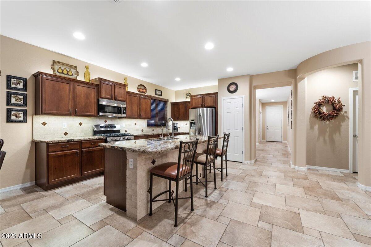 4259 S Hassett