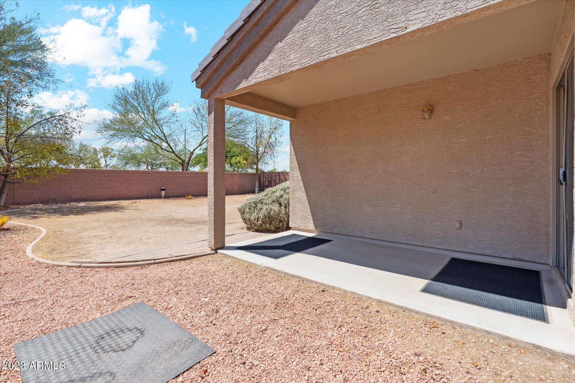 1653 E CARDINAL Drive