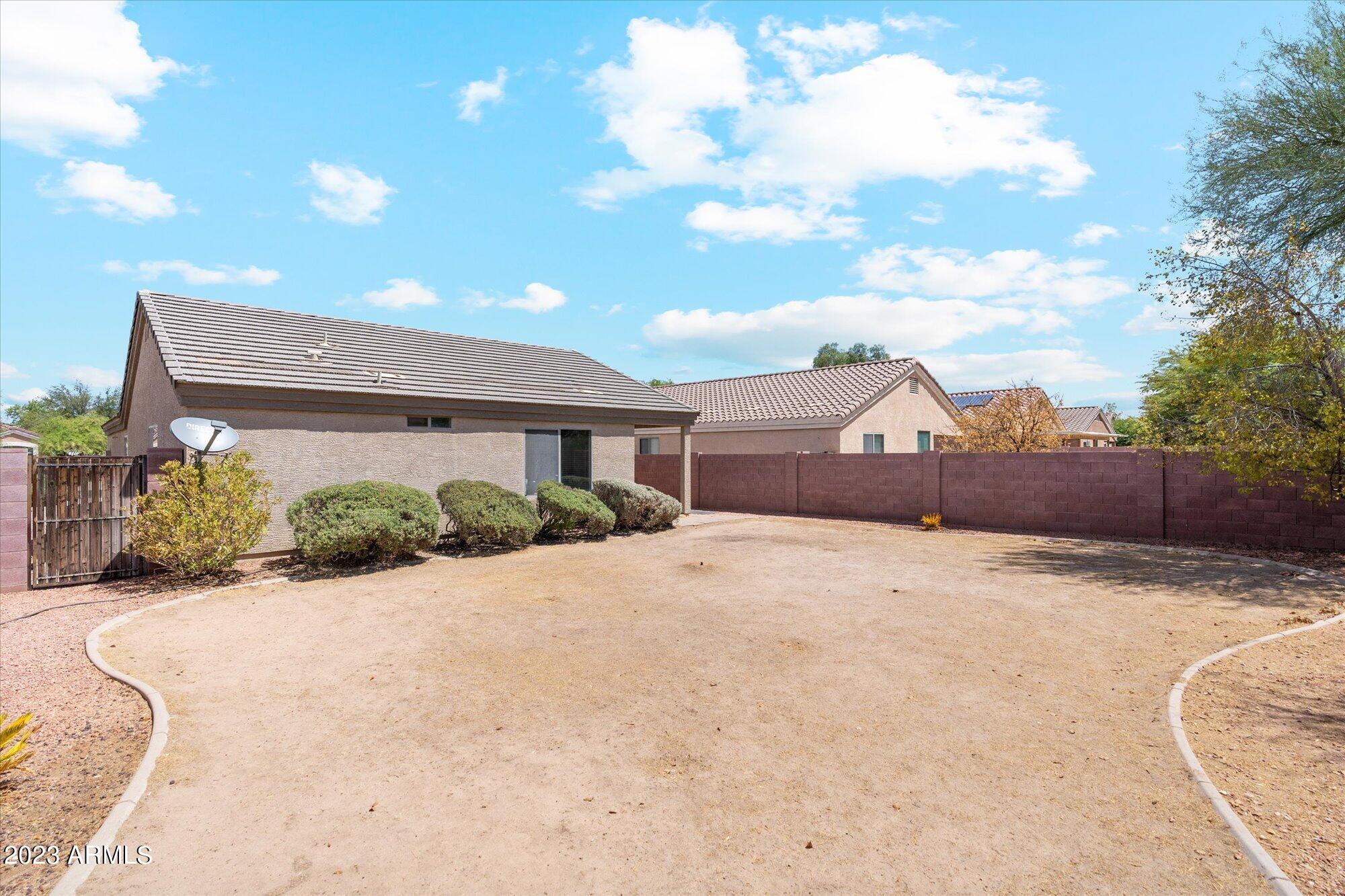 1653 E CARDINAL Drive