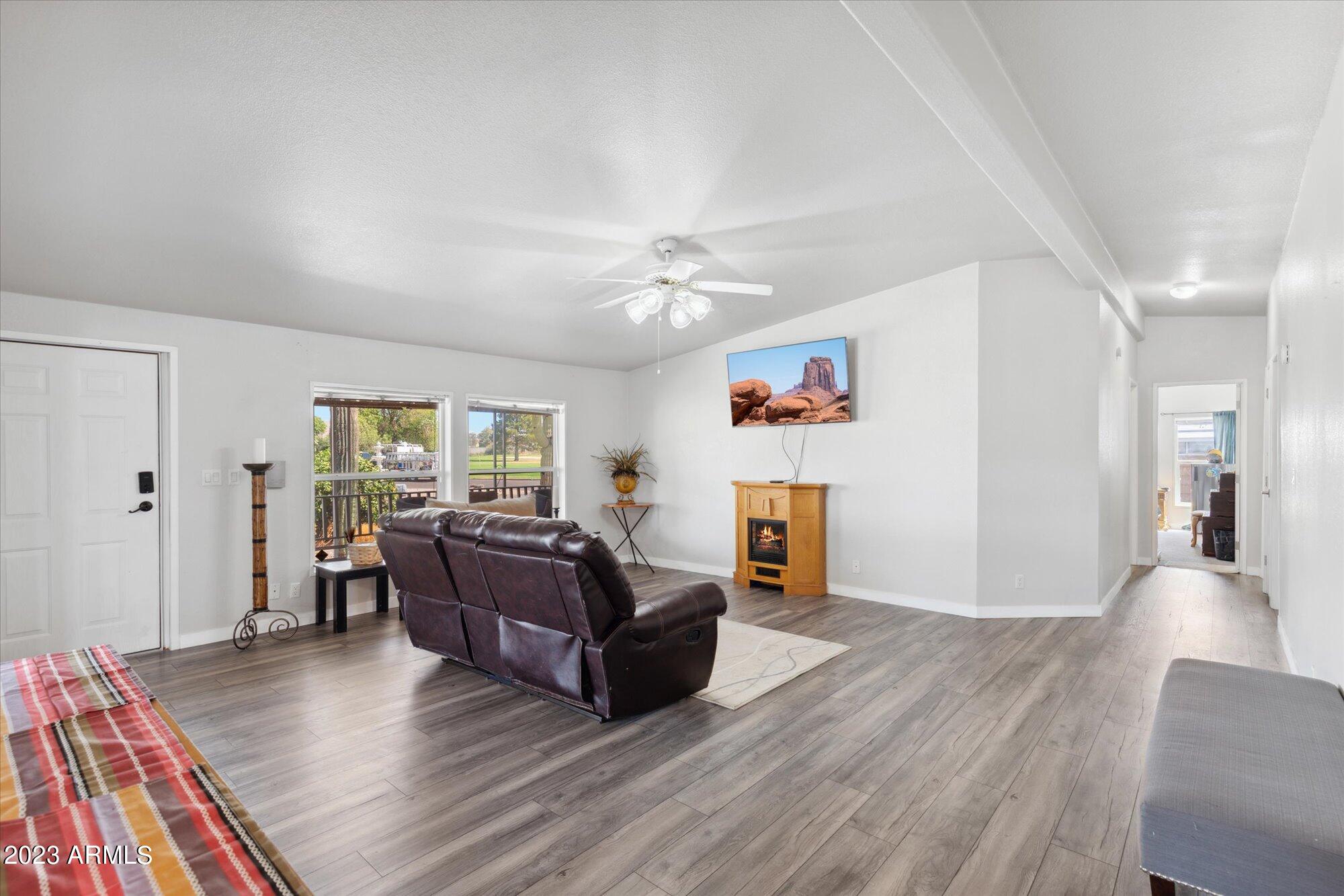 2650 W UNION HILLS Drive, 32