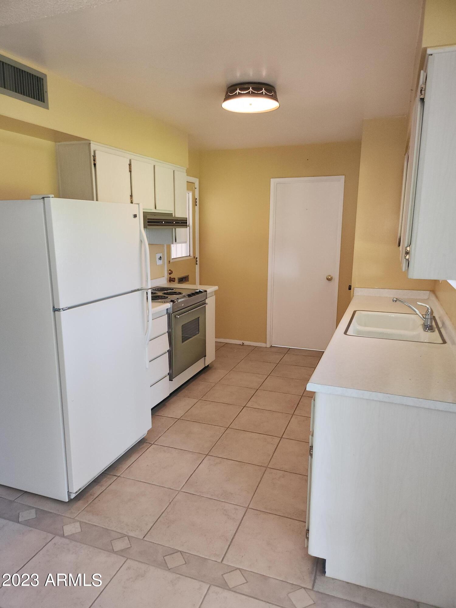 10313 W PRAIRIE HILLS Circle