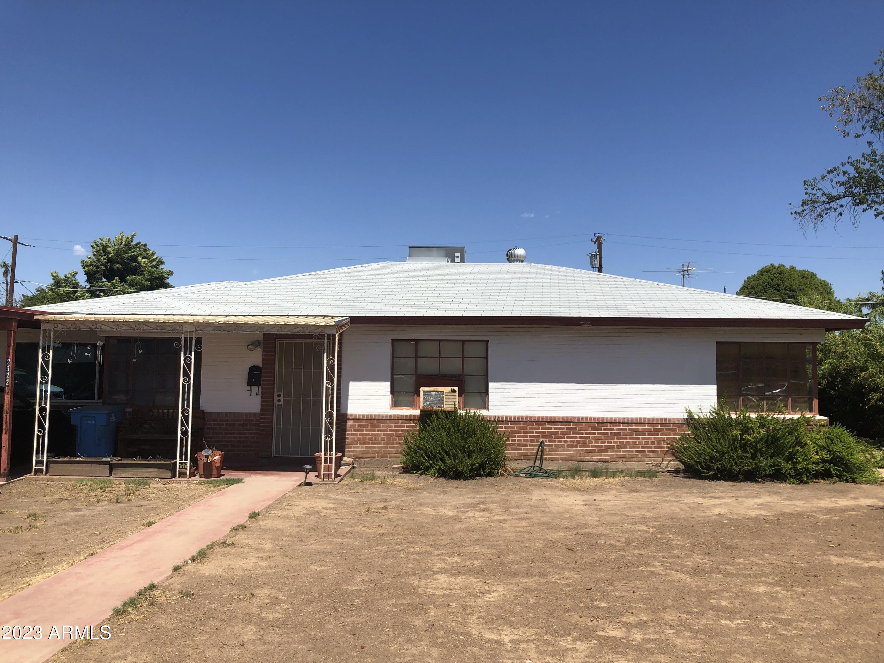 2522 E TURNEY Avenue