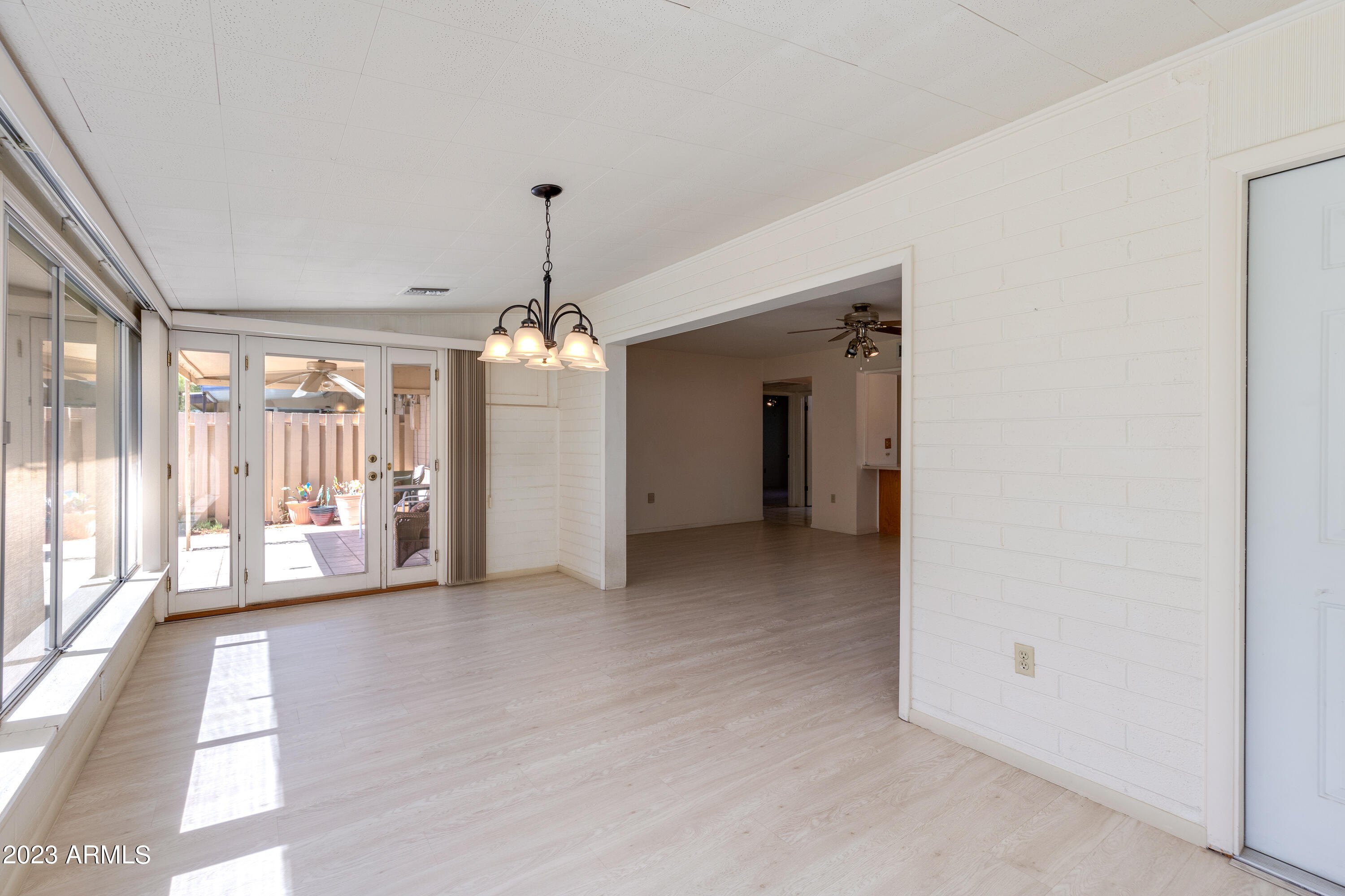 10001 W LAKEVIEW Circle