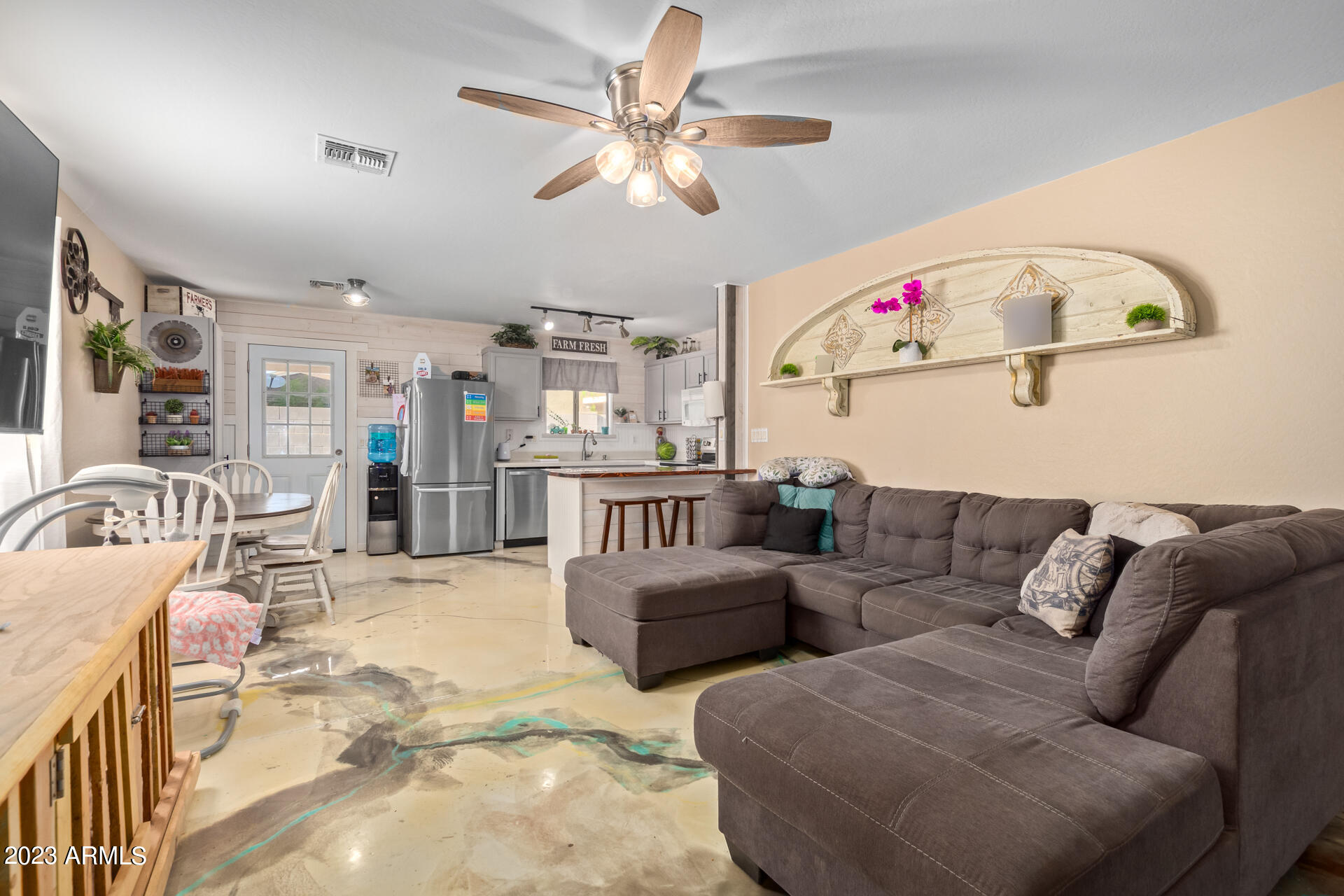 2366 E MEADOW LAND Drive