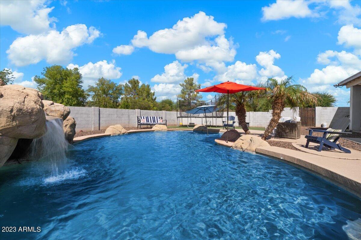 19550 E SONOQUI Boulevard