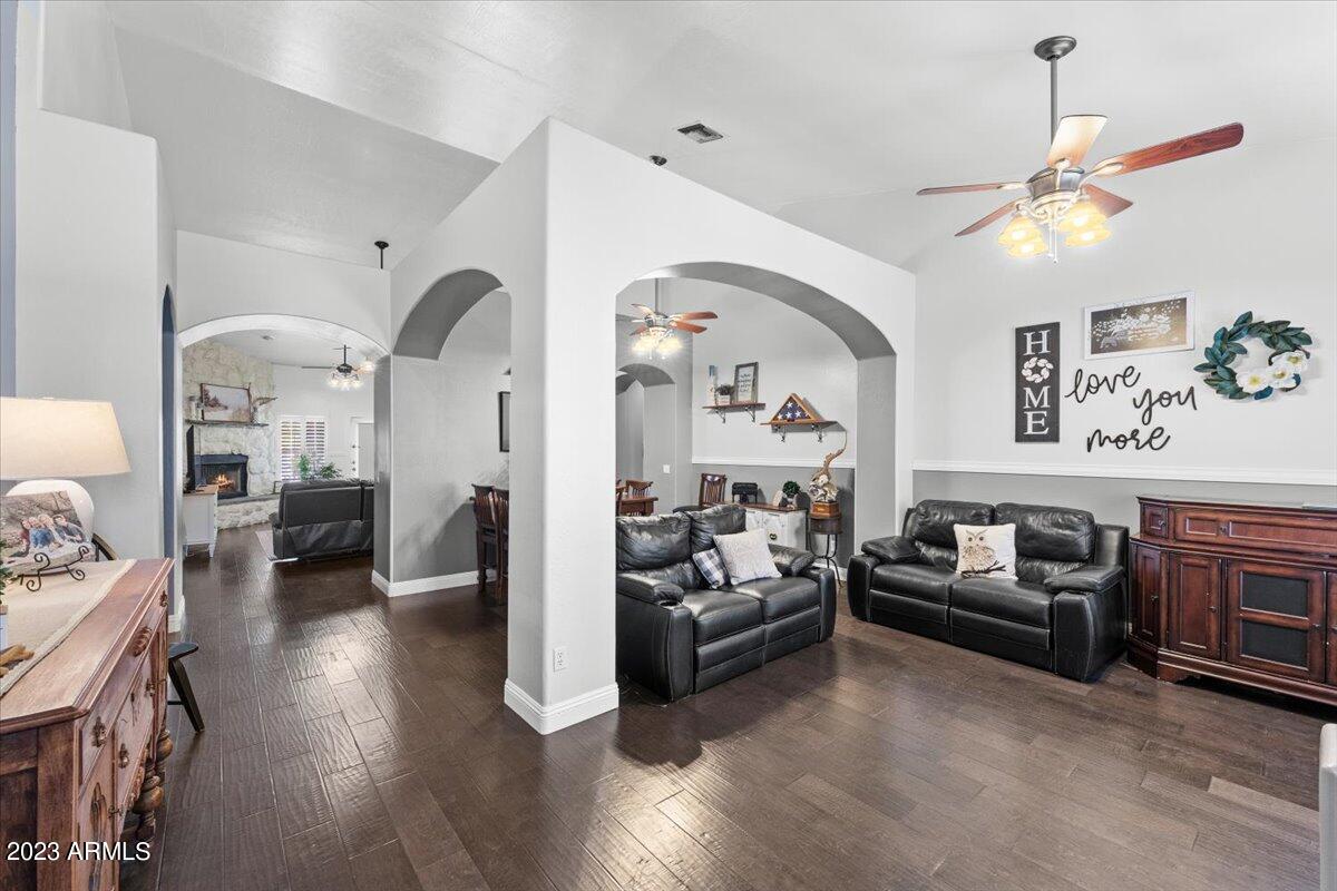 19550 E SONOQUI Boulevard