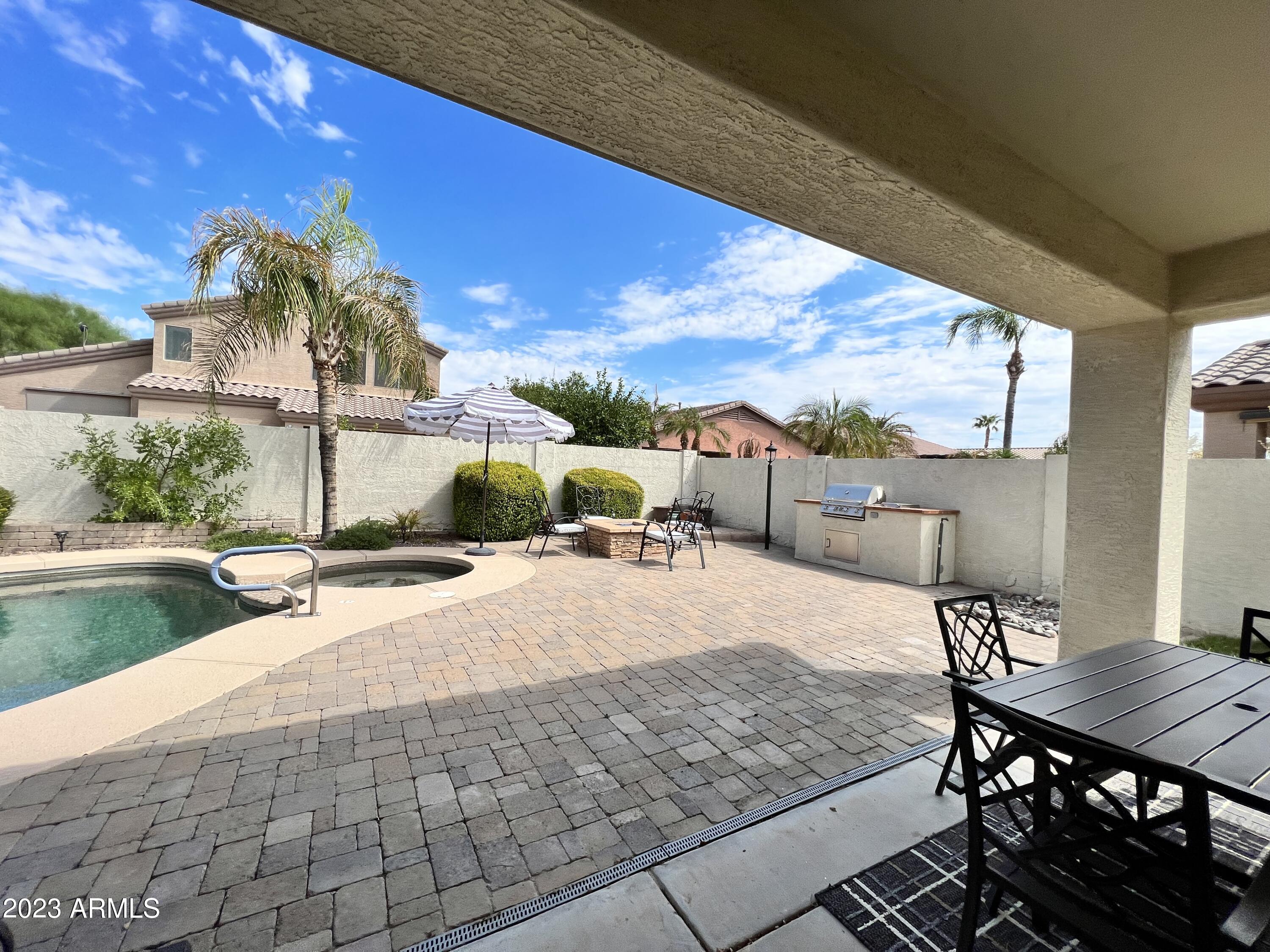 2096 E RIVIERA Drive
