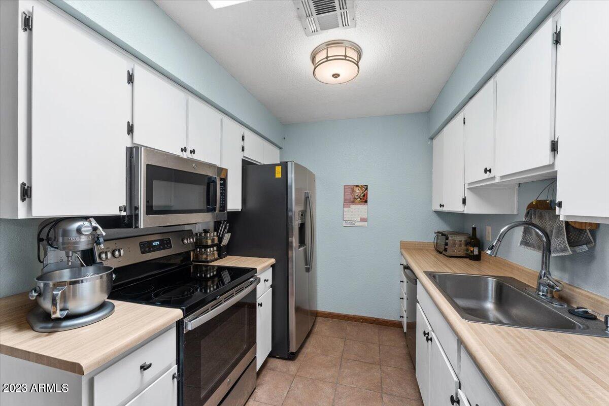 97 N COOPER Road, 82