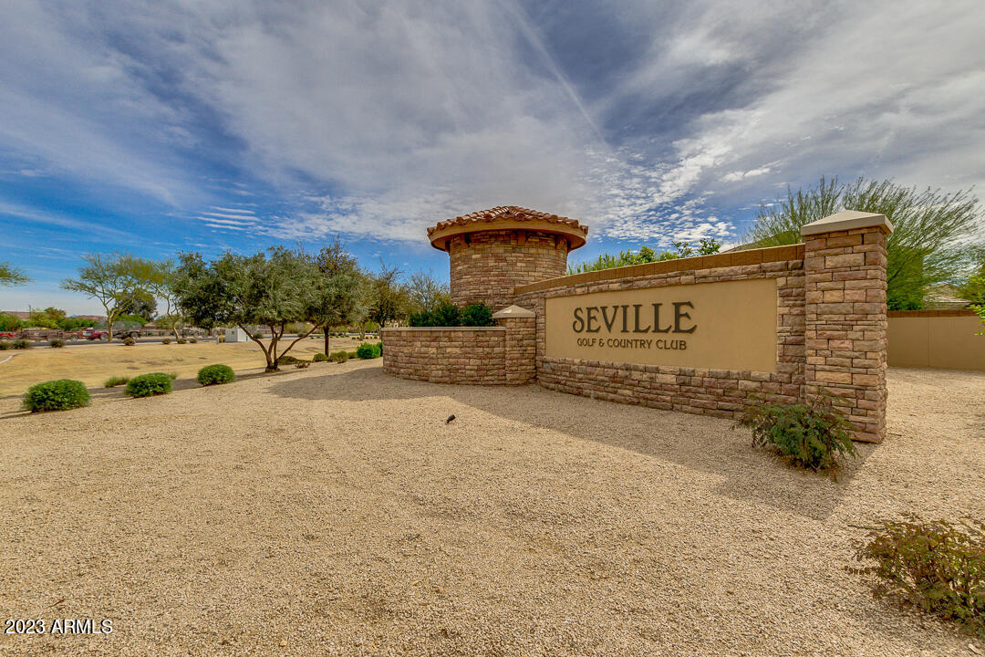 3719 E JAGUAR Avenue