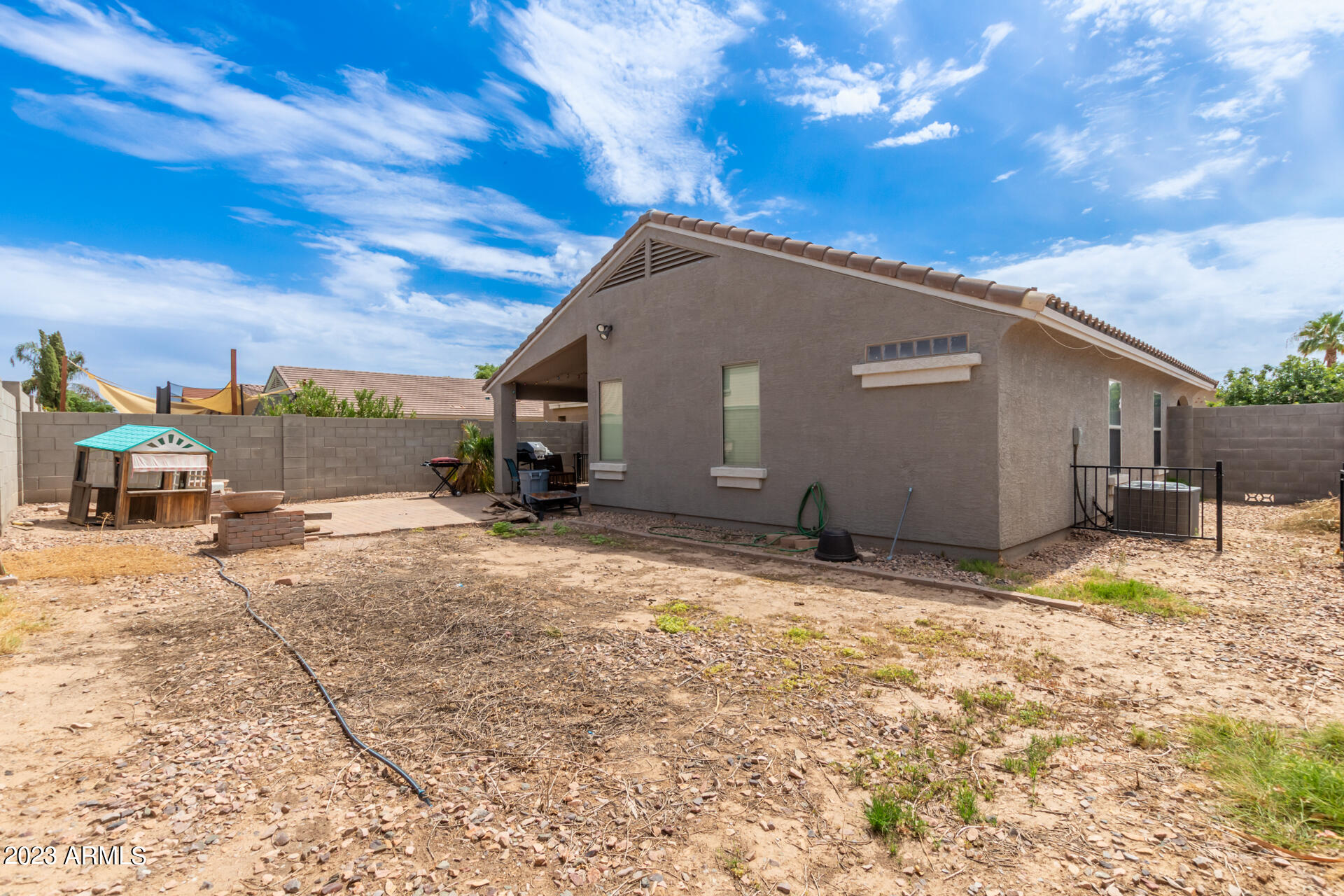 3542 E DEL RIO Drive