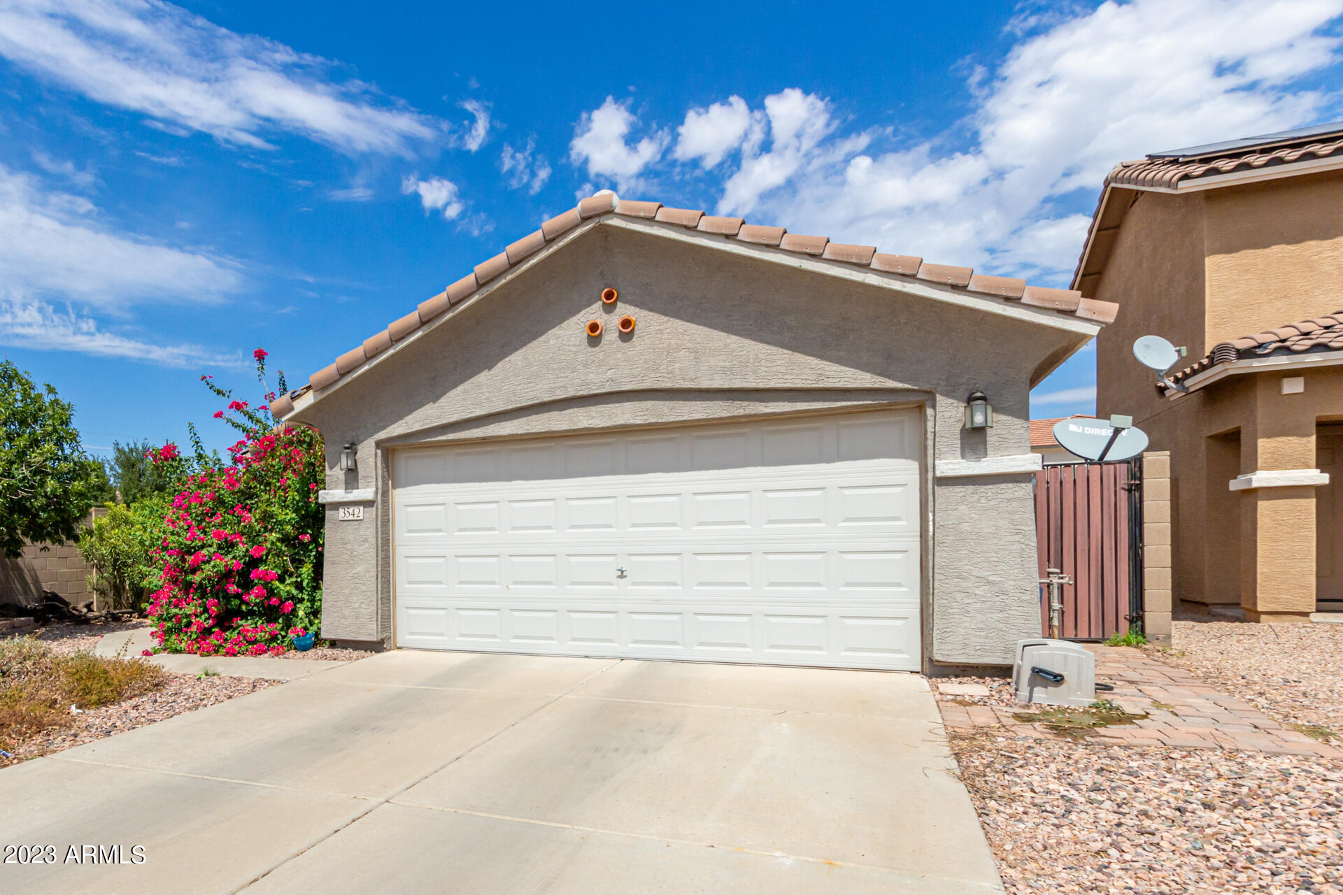 3542 E DEL RIO Drive