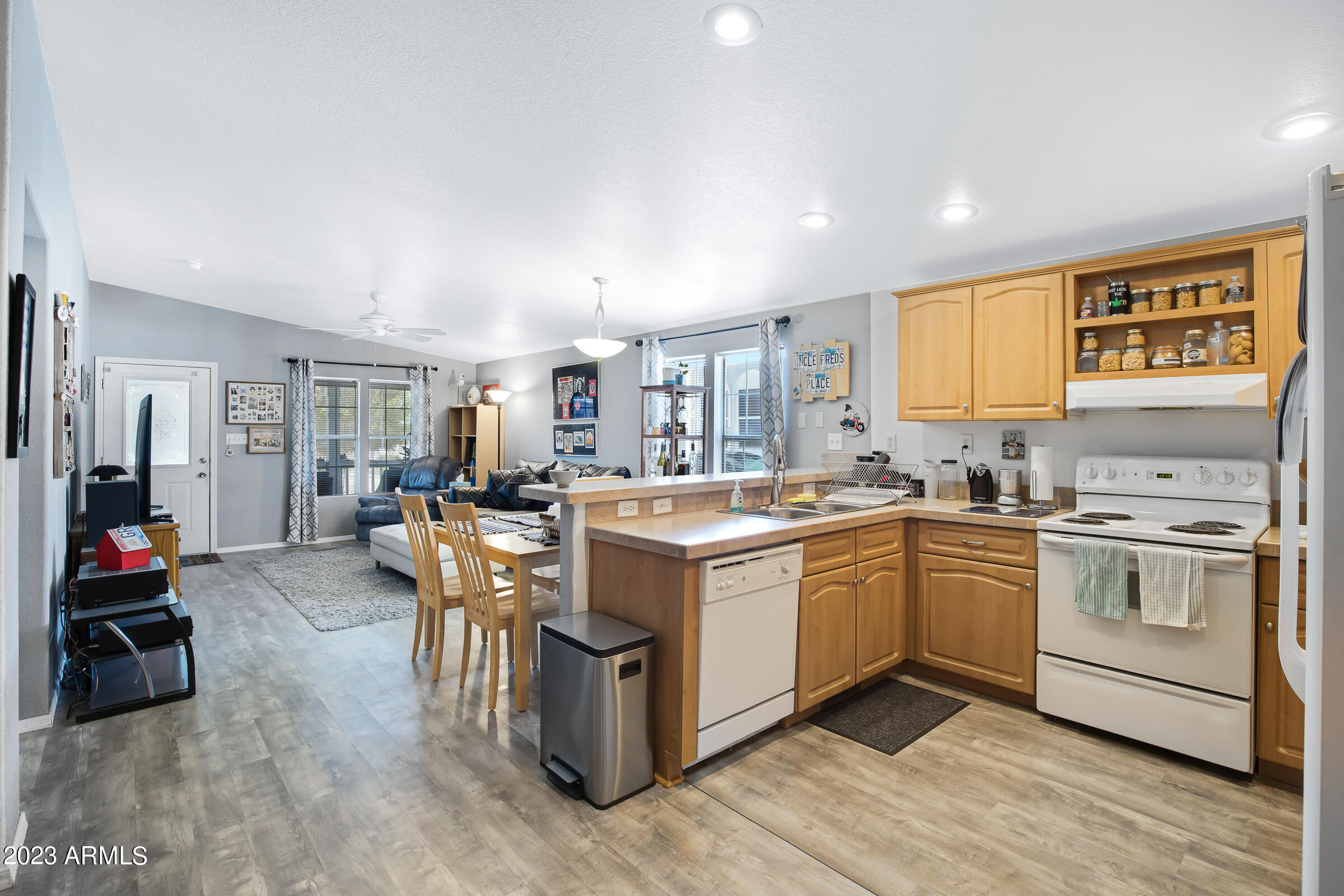 201 S GREENFIELD Road # 165