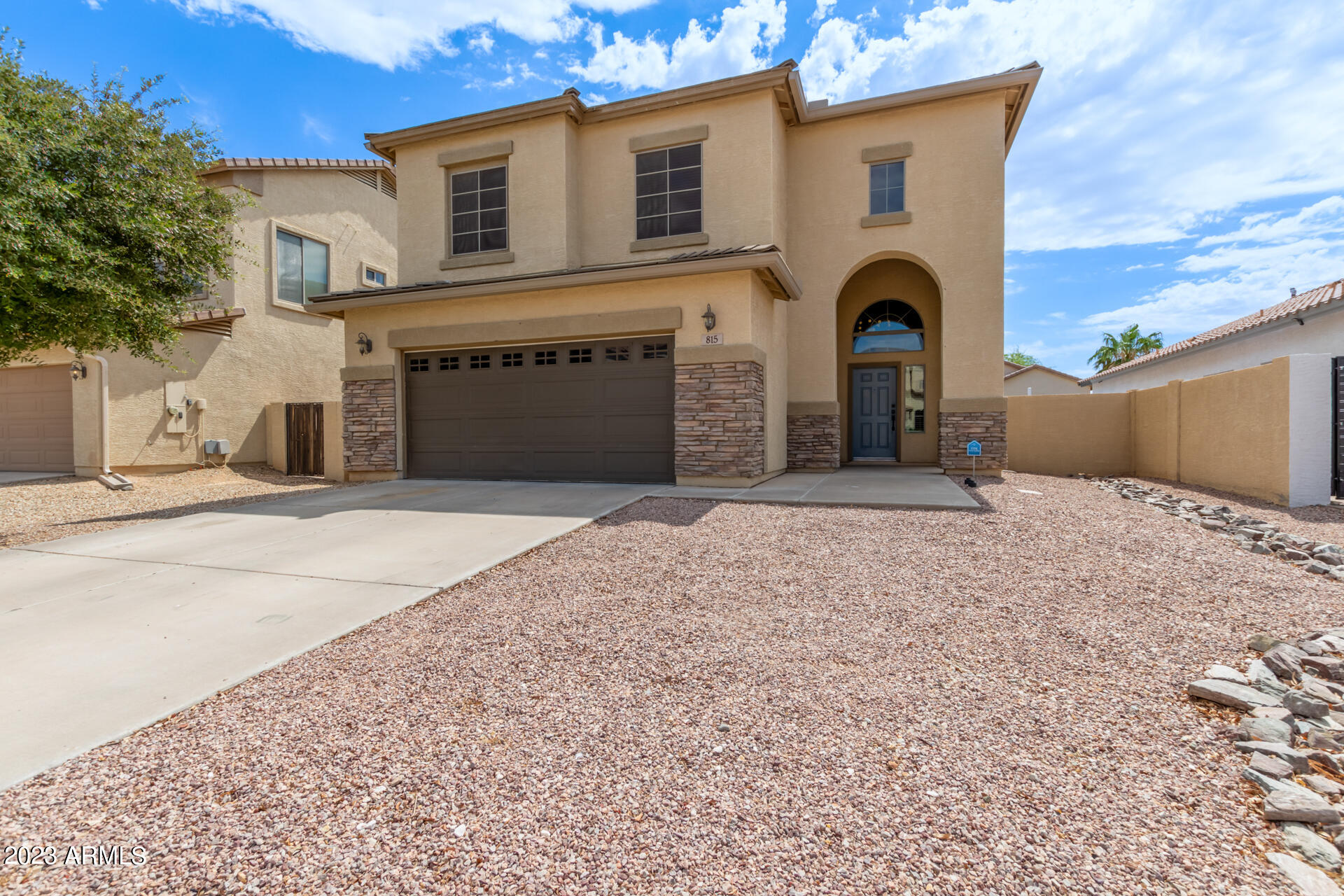 815 W VINEYARD PLAINS Drive