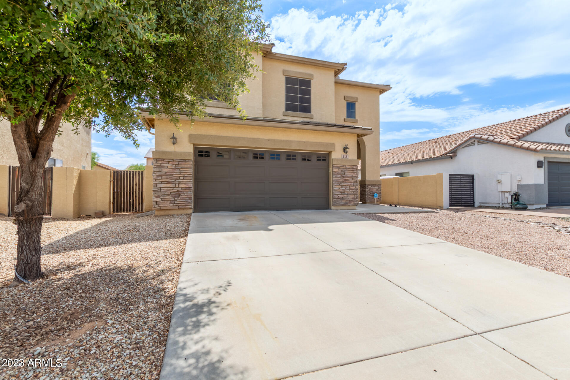 815 W VINEYARD PLAINS Drive