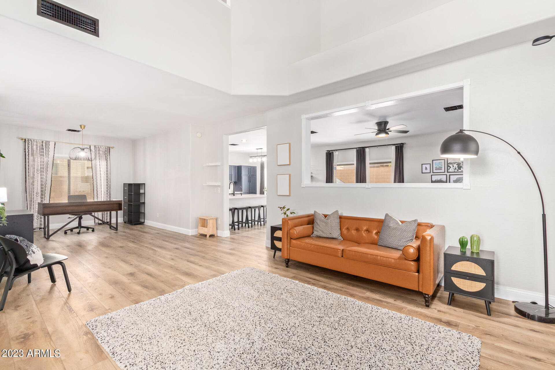 815 W VINEYARD PLAINS Drive