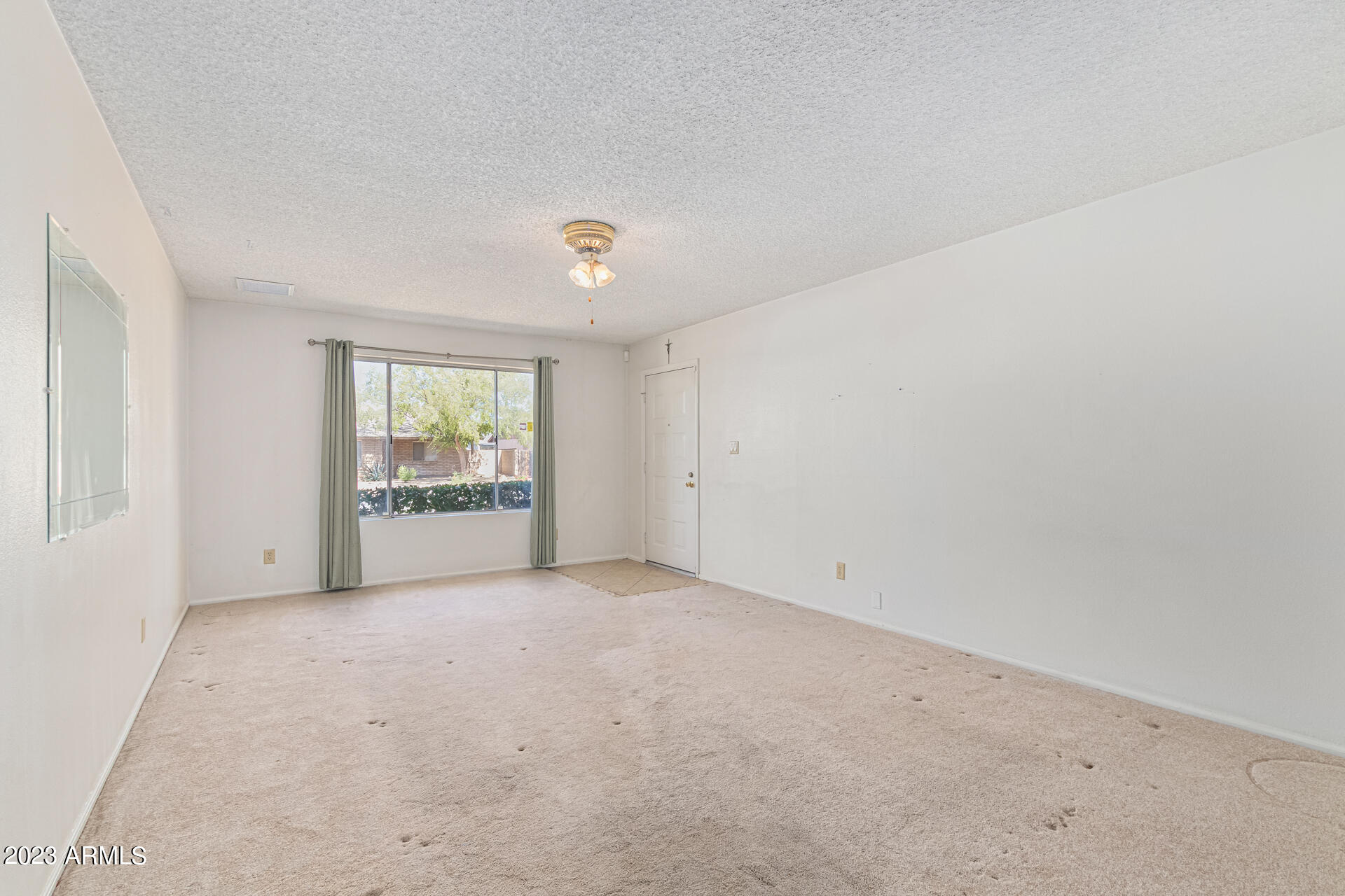 2153 E APOLLO Avenue