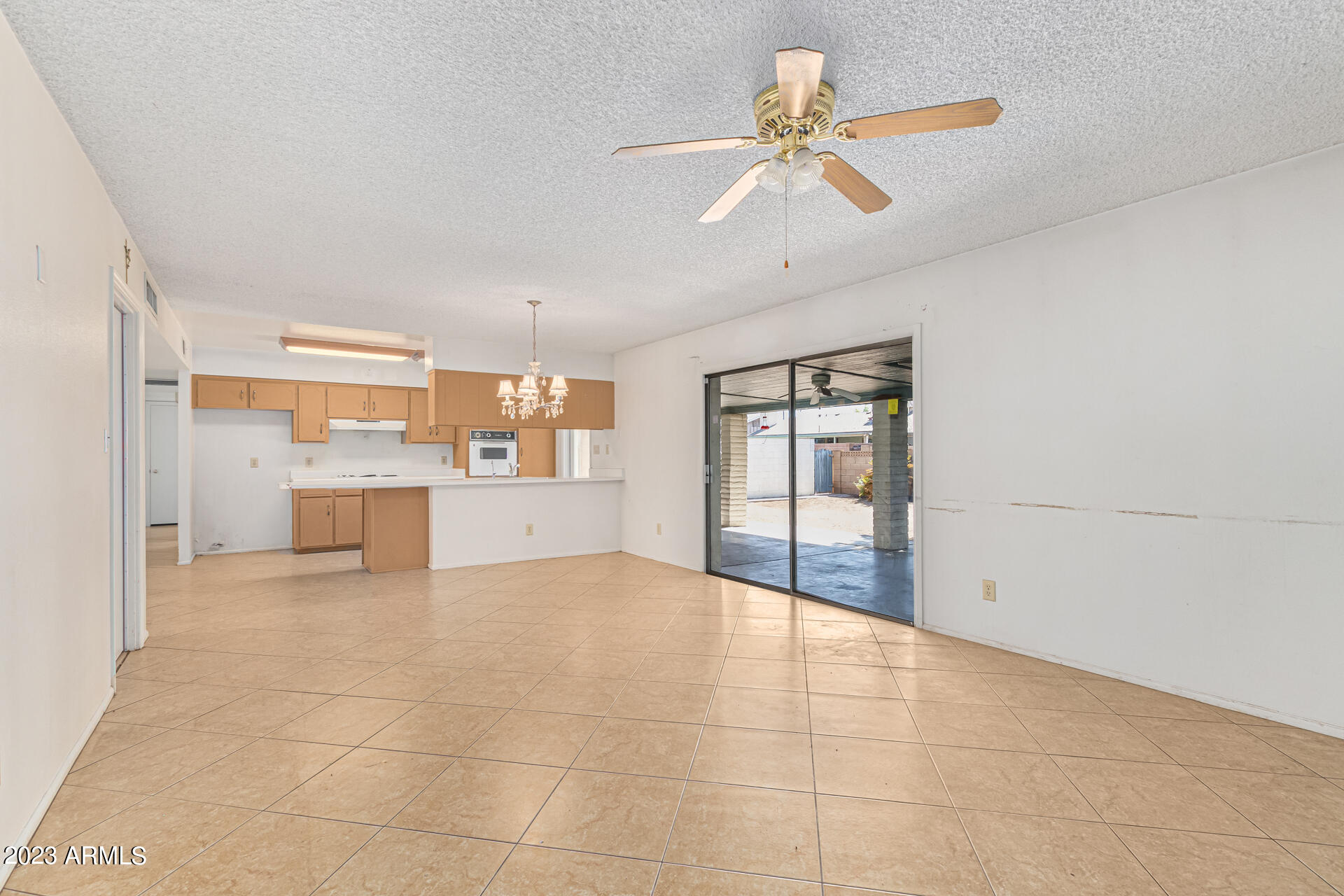 2153 E APOLLO Avenue