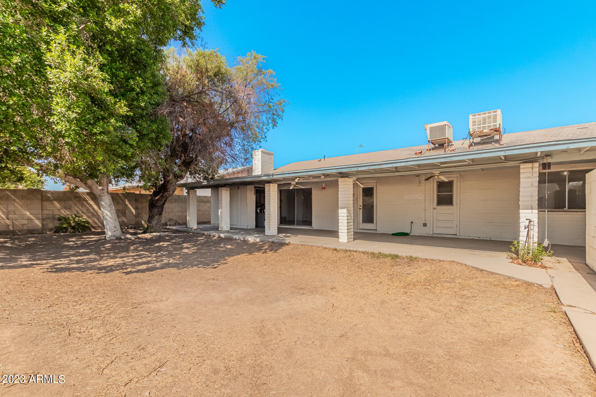 2153 E APOLLO Avenue