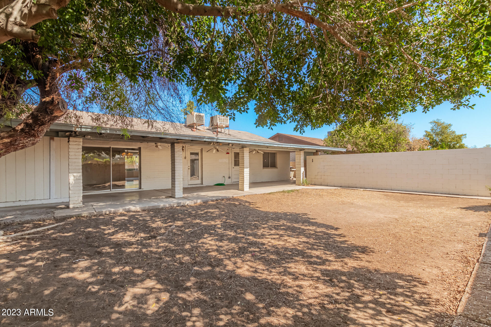 2153 E APOLLO Avenue