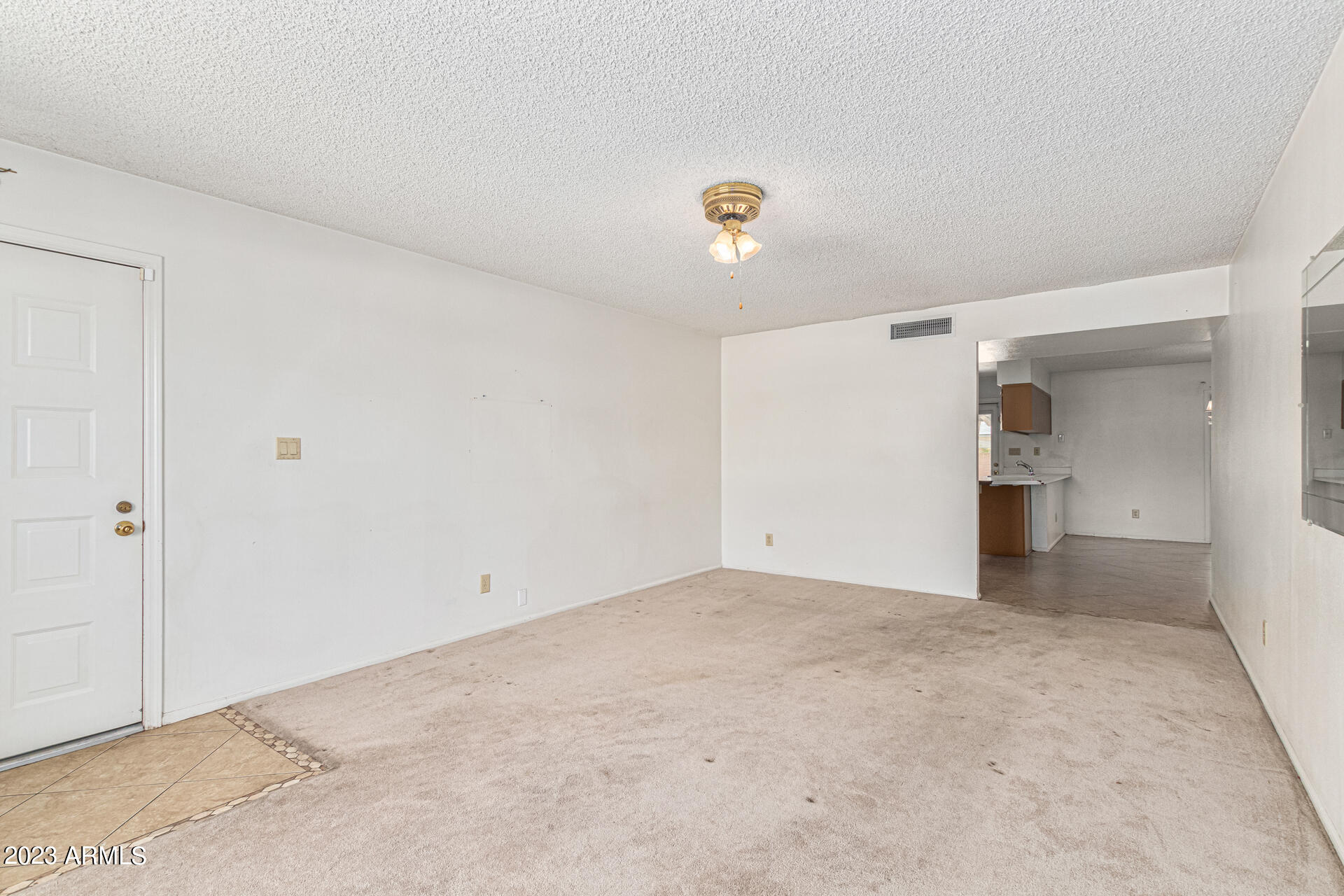 2153 E APOLLO Avenue