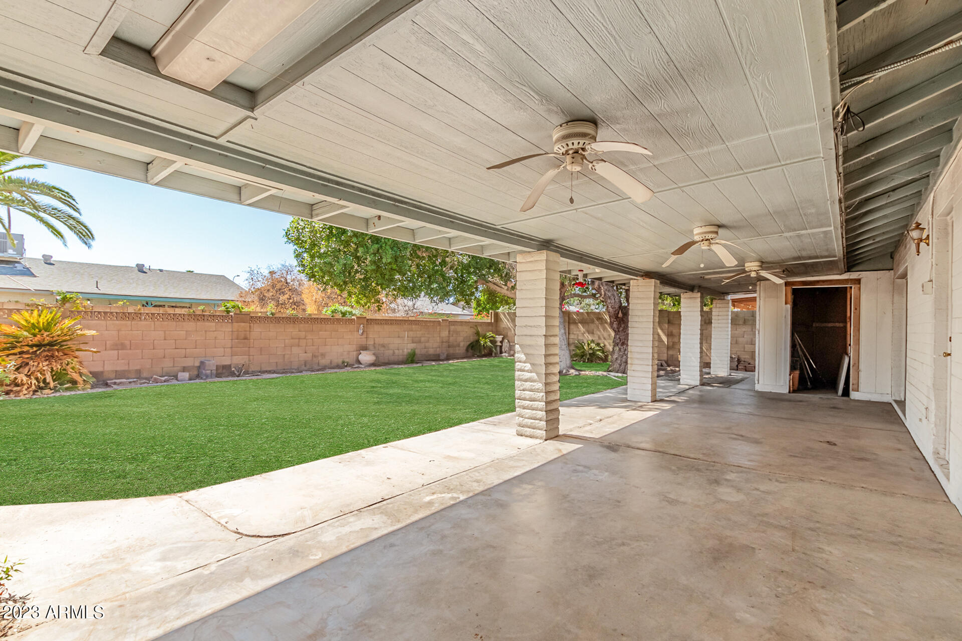 2153 E APOLLO Avenue