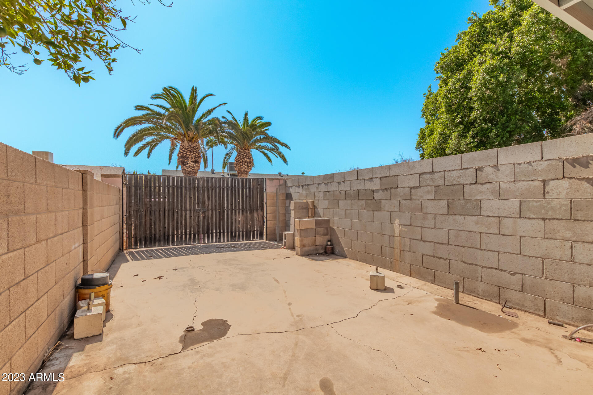 2153 E APOLLO Avenue