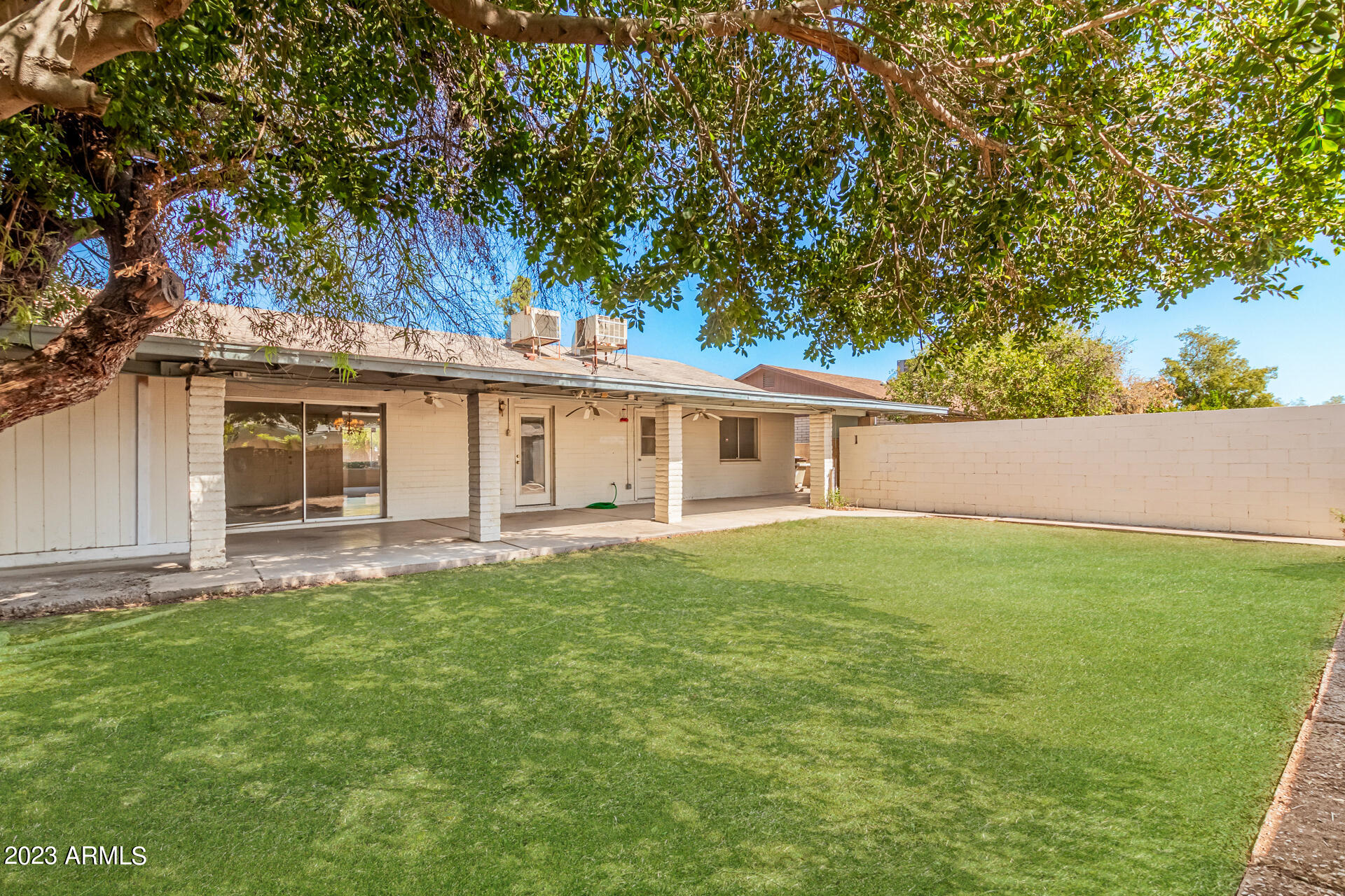 2153 E APOLLO Avenue