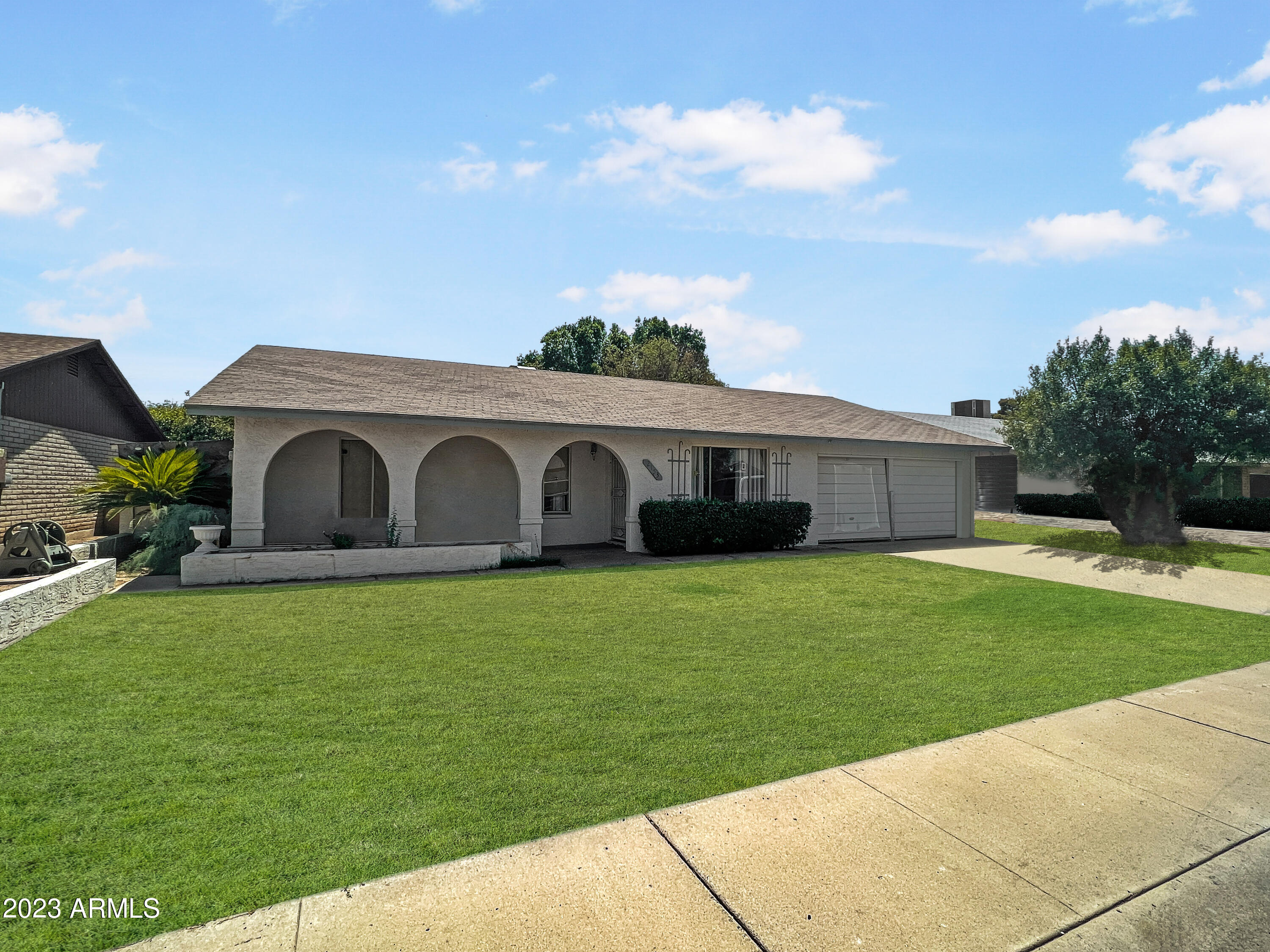 2153 E APOLLO Avenue