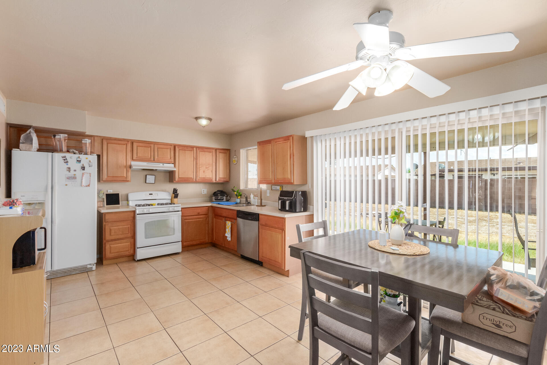 1519 W SAINT JOHN Road