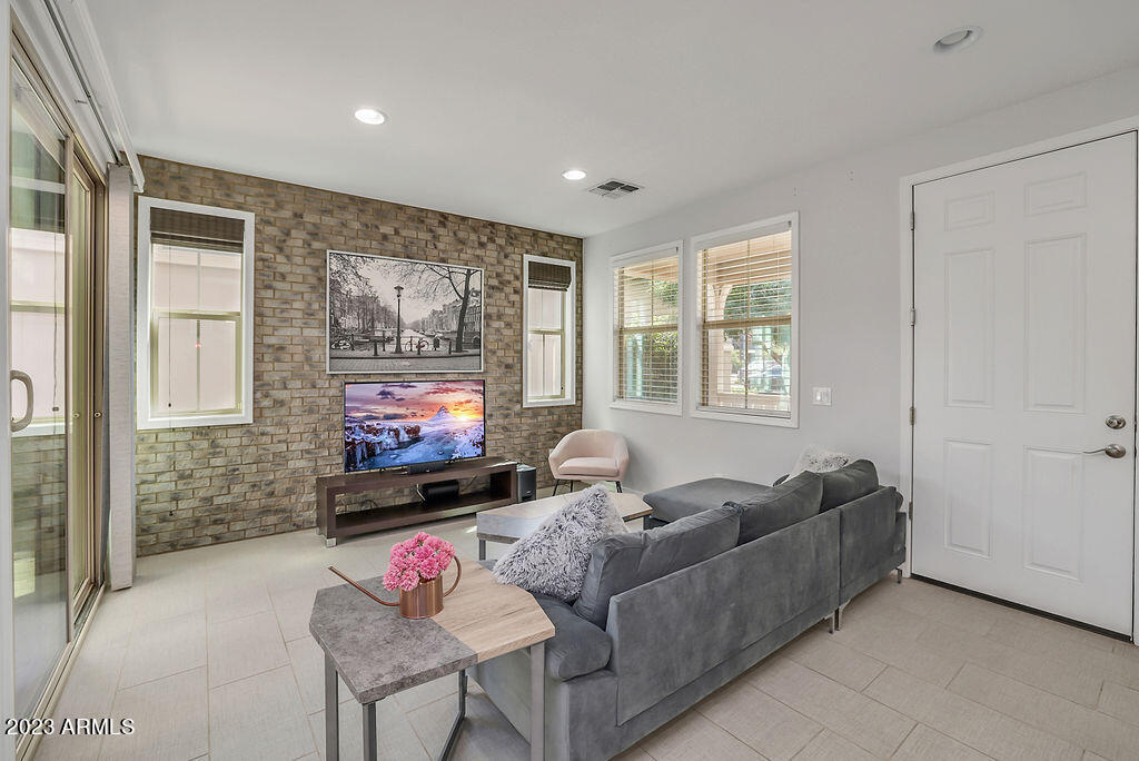3739 E STILES Lane